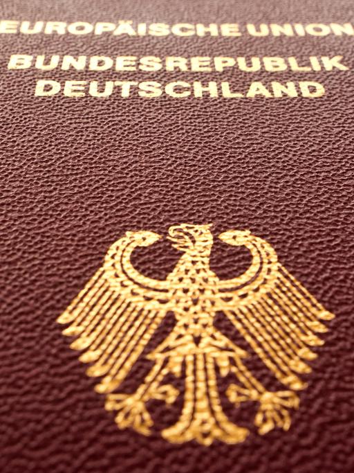 Die Frontseite eines Reisepasses der Bundesrepublik Deutschland.