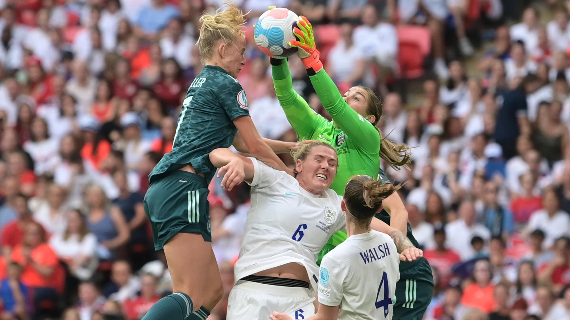 Szene aus dem EM-Finale der Frauen 2022 im Londoner Wembley-Stadion Szene aus dem EM-Finale der Frauen 2022 im Londoner Wembley-Stadion