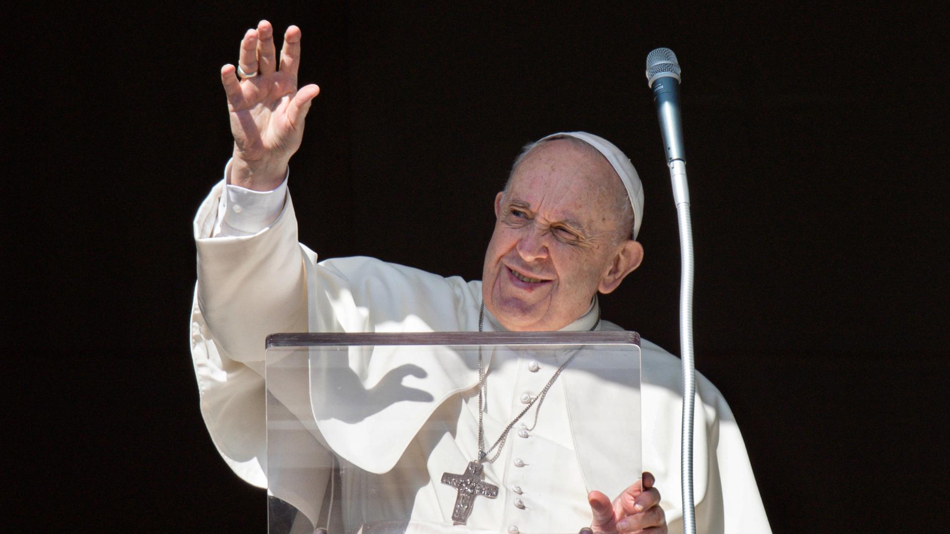 Pope Francis Angelus in The Vatican on 13 January 2022. RESTRICTED TO EDITORIAL USE - Vatican Media / Spaziani. Pope Francis Angelus in The Vatican on 13 January 2022. RESTRICTED TO EDITORIAL USE - Vatican Media / Spaziani.