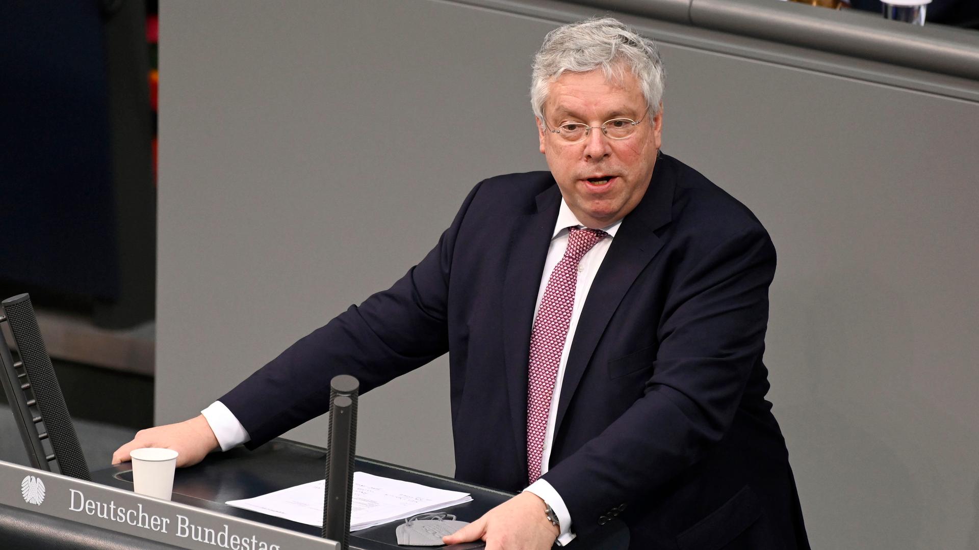 Jürgen Hardt in der 17. Sitzung des Deutschen Bundestages im Reichstagsgebäude. Berlin, 17.02.2022