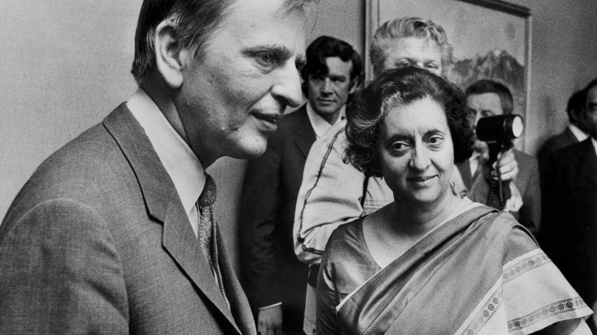 Schwedens Premier Olof Palme und die indische Ministerpräsidentin Indira Gandhi am 5. Juni 1972 bei der ersten UN-Umweltkonfernz in Stockholm Schwedens Premier Olof Palme und die indische Ministerpräsidentin Indira Gandhi am 5. Juni 1972 bei der ersten UN-Umweltkonfernz in Stockholm