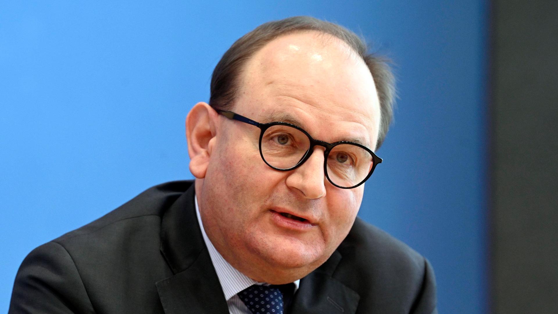 Das Foto zeigt Ottmar Edenhofer. Das Foto zeigt Ottmar Edenhofer.