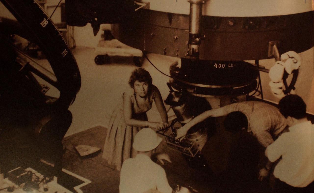 Die Astronomin Vera Rubin im Lowell-Observatorium Die Astronomin Vera Rubin im Lowell-Observatorium
