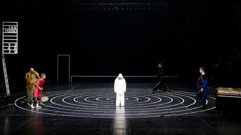 Berliner Theatertreffen - Theaterstück "Das neue Leben"