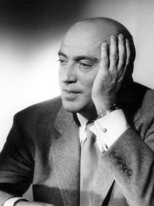 Max Ophüls auf einem historischen Porträtfoto in schwarz-weiß.