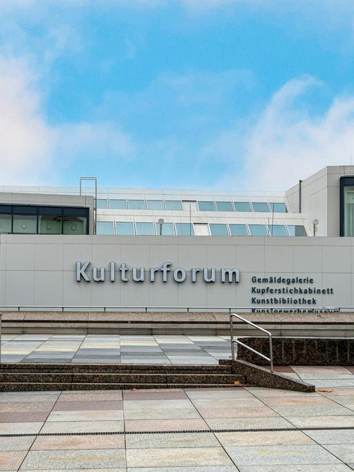 Das Gebäude des Kunstgewerbemuseums in Berlin von außen.