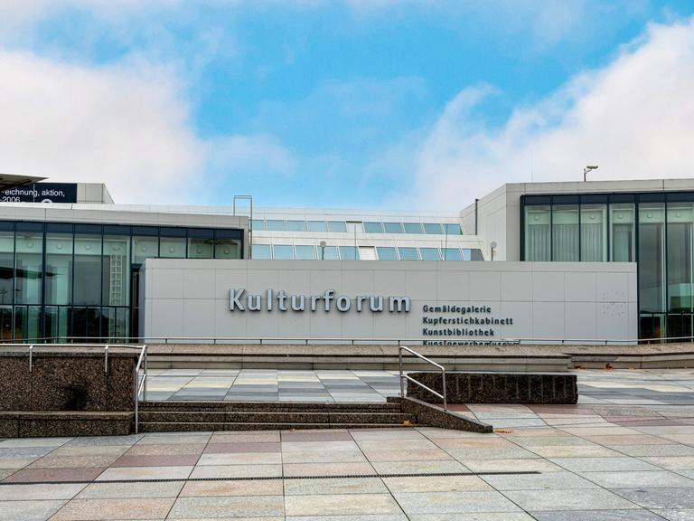 Das Gebäude des Kunstgewerbemuseums in Berlin von außen.