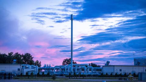 Die Gaspipeline Nord Stream 1 vor Abendrot. Die Gaspipeline Nord Stream 1 vor Abendrot.