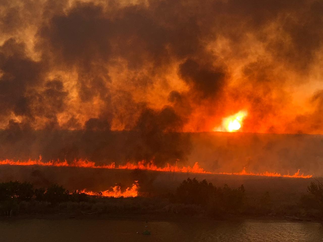 Brände nahe des Paraná