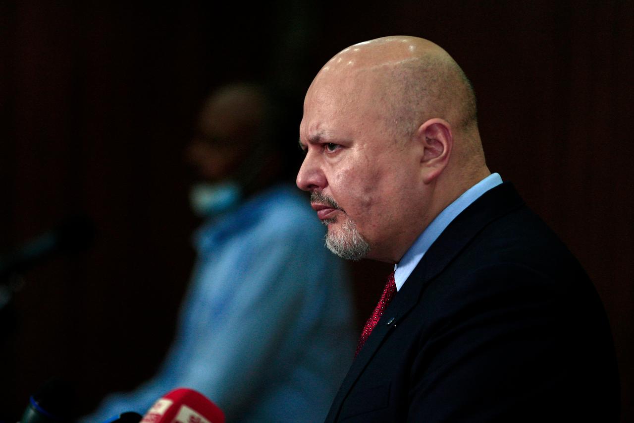 Chefankläger des Internationalen Gerichtshofs Karim Asad Ahmad Khan während des Verfahrens gegen den sudanesischen Ex-Staatschef Omar al-Baschir Chefankläger des Internationalen Gerichtshofs Karim Asad Ahmad Khan während des Verfahrens gegen den sudanesischen Ex-Staatschef Omar al-Baschir