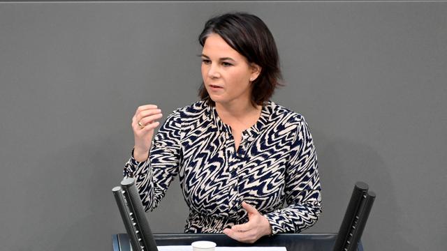 Annalena Baerbock in der 24. Sitzung des Deutschen Bundestages im Reichstagsgebäude. Berlin, 23.03.2022 